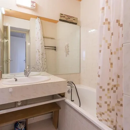 Appartement Skis Aux Pieds Avec Double Balcon, Acces Piscine, Proche Commerces Et Telesiege - Fr-1-267-179 Le Corbier